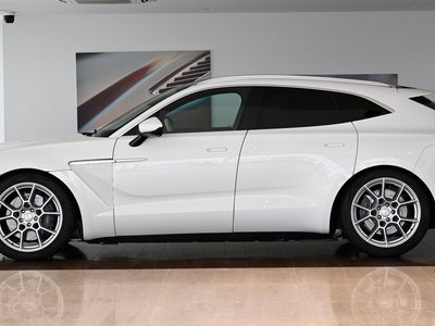 ASTON MARTIN DBX - 2