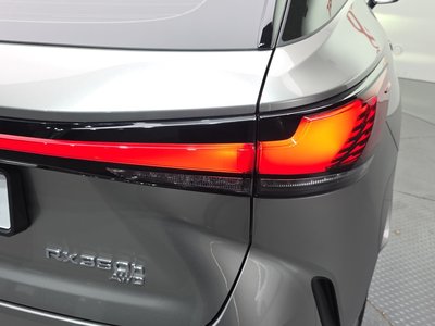 صورة 10 لـ 2025 Lexus RX