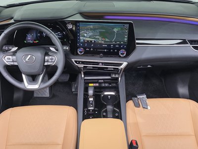 صورة 5 لـ 2025 Lexus RX