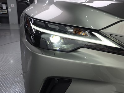 صورة 9 لـ 2025 Lexus RX