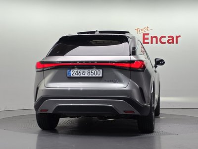 صورة 3 لـ 2025 Lexus RX