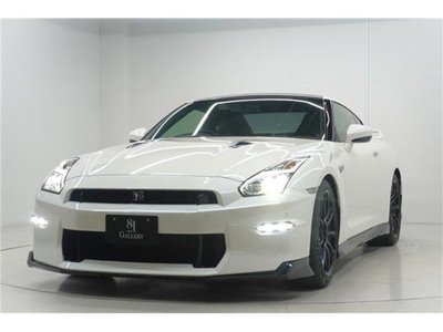 NISSAN GT-R - 1