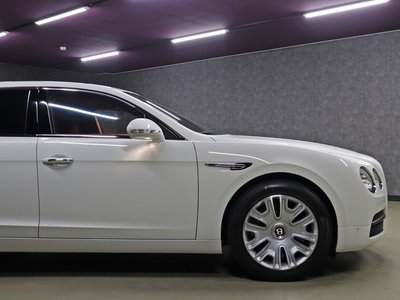 2015 Bentley FLYING SPUR — миниатюра 39