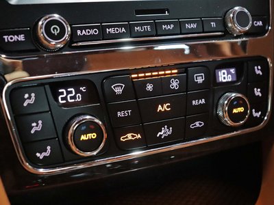 2015 Bentley FLYING SPUR — миниатюра 29