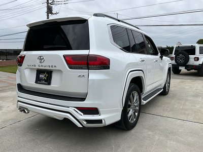 TOYOTA LAND CRUISER - 7