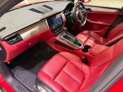 PORSCHE MACAN - 3