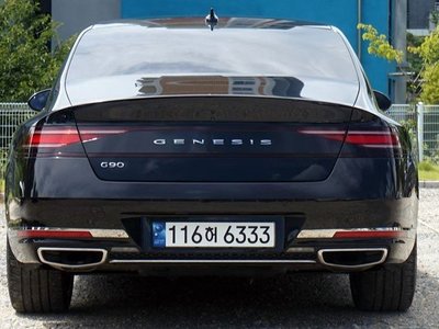 صورة 2 لـ 2023 Genesis G90