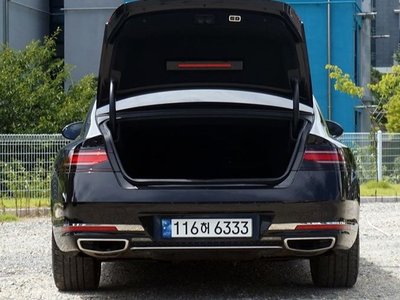 صورة 6 لـ 2023 Genesis G90