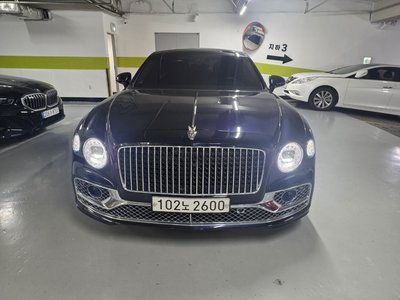 2022 Bentley FLYING SPUR 照片 2
