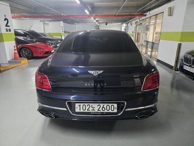 2022 Bentley FLYING SPUR 照片 3