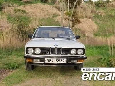 BMW 5 SERIES - 8