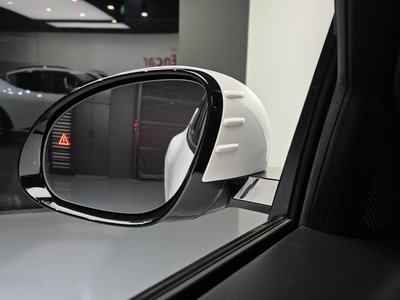 2023 Genesis GV60 — миниатюра 18