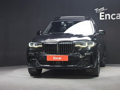 2021 BMW X7 photo 2