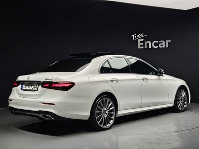 MERCEDES-BENZ E-CLASS - 3