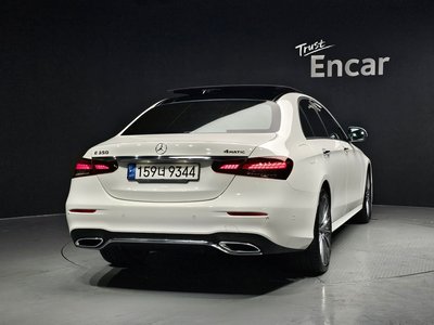 MERCEDES-BENZ E-CLASS - 4