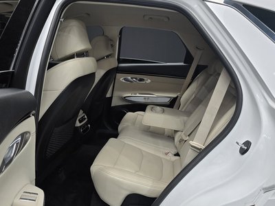 2021 Genesis GV70 — миниатюра 16