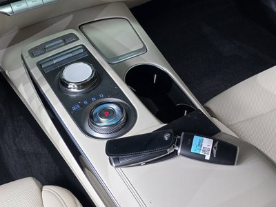 2021 Genesis GV70 — миниатюра 12