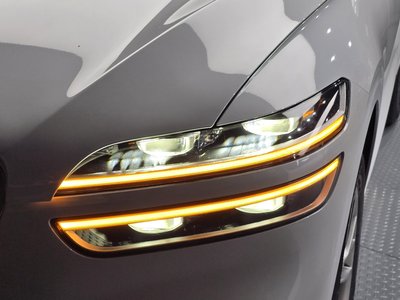 2021 Genesis GV70 photo 9