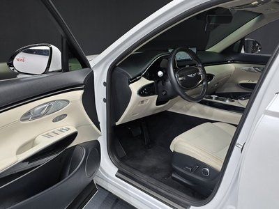 2021 Genesis GV70 — миниатюра 13
