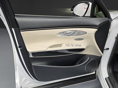 2021 Genesis GV70 — миниатюра 14