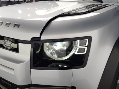 LAND ROVER DEFENDER - 9