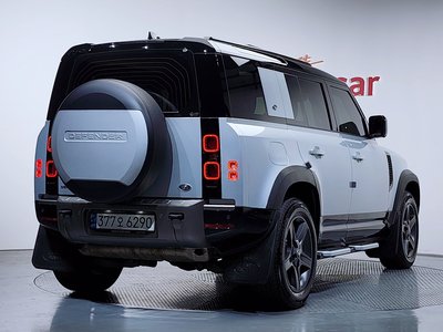 LAND ROVER DEFENDER - 4