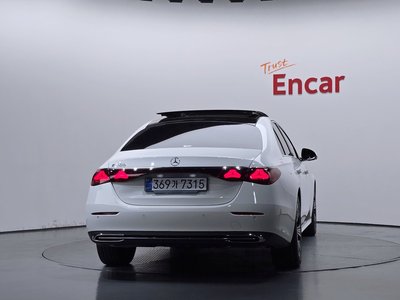 2025 Mercedes-BENZ E-CLASS 照片 3