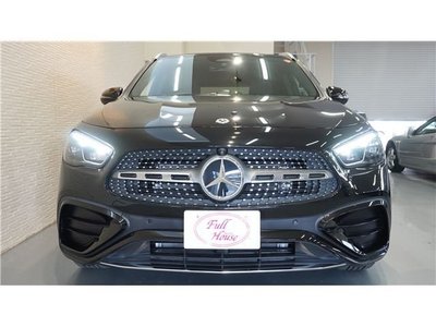 MERCEDES-BENZ GLA - 4