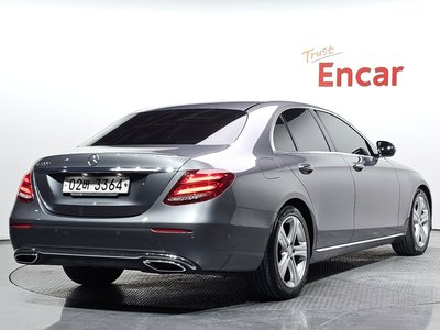 MERCEDES-BENZ E-CLASS - 3