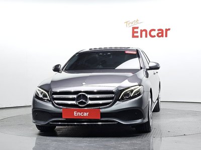 MERCEDES-BENZ E-CLASS - 2