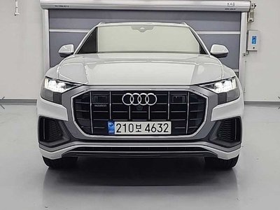 AUDI Q8 - 4