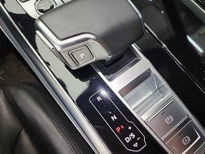 AUDI Q8 - 8