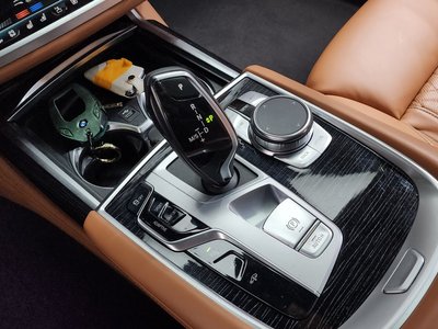 BMW 7 SERIES - 9