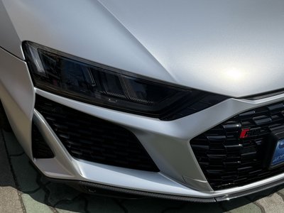 AUDI R8 - 1