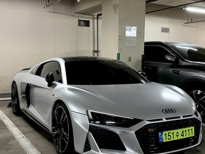 AUDI R8 - 2