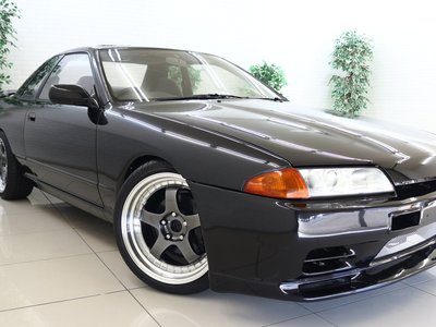 NISSAN SKYLINE COUPE - 2