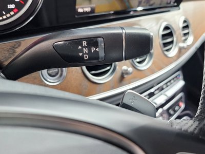 MERCEDES-BENZ E-CLASS - 9