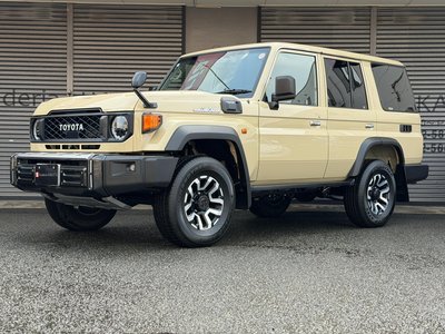 TOYOTA LAND CRUISER 70 - 4