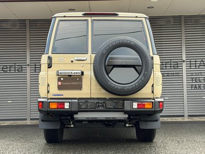 TOYOTA LAND CRUISER 70 - 7