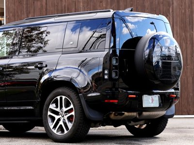 LAND ROVER DEFENDER - 10