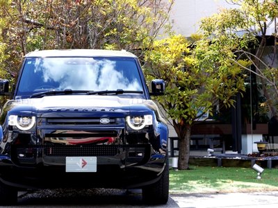 LAND ROVER DEFENDER - 6