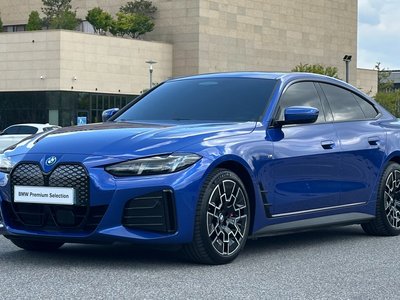 2025 BMW I4 photo 1