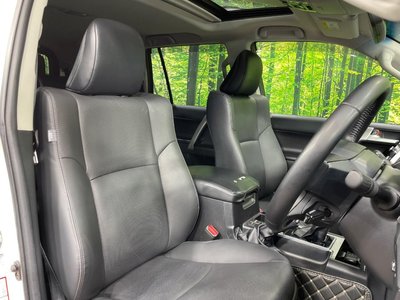 TOYOTA LAND CRUISER PRADO - 8