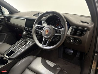 PORSCHE MACAN - 9