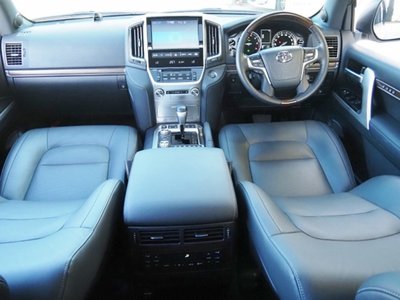 2021 Toyota LAND CRUISER 200 thumbnail 21