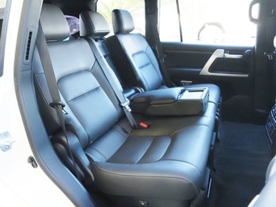 2021 Toyota LAND CRUISER 200 thumbnail 27