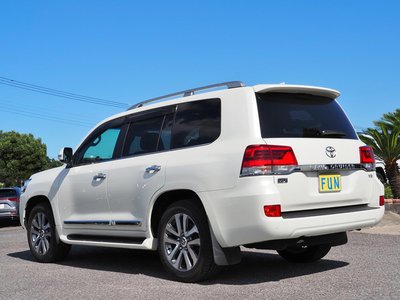 صورة 6 لـ 2021 Toyota LAND CRUISER 200