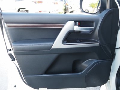 2021 Toyota LAND CRUISER 200 thumbnail 55