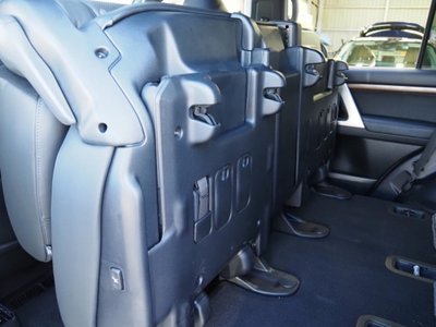 2021 Toyota LAND CRUISER 200 thumbnail 31