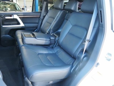 2021 Toyota LAND CRUISER 200 thumbnail 28